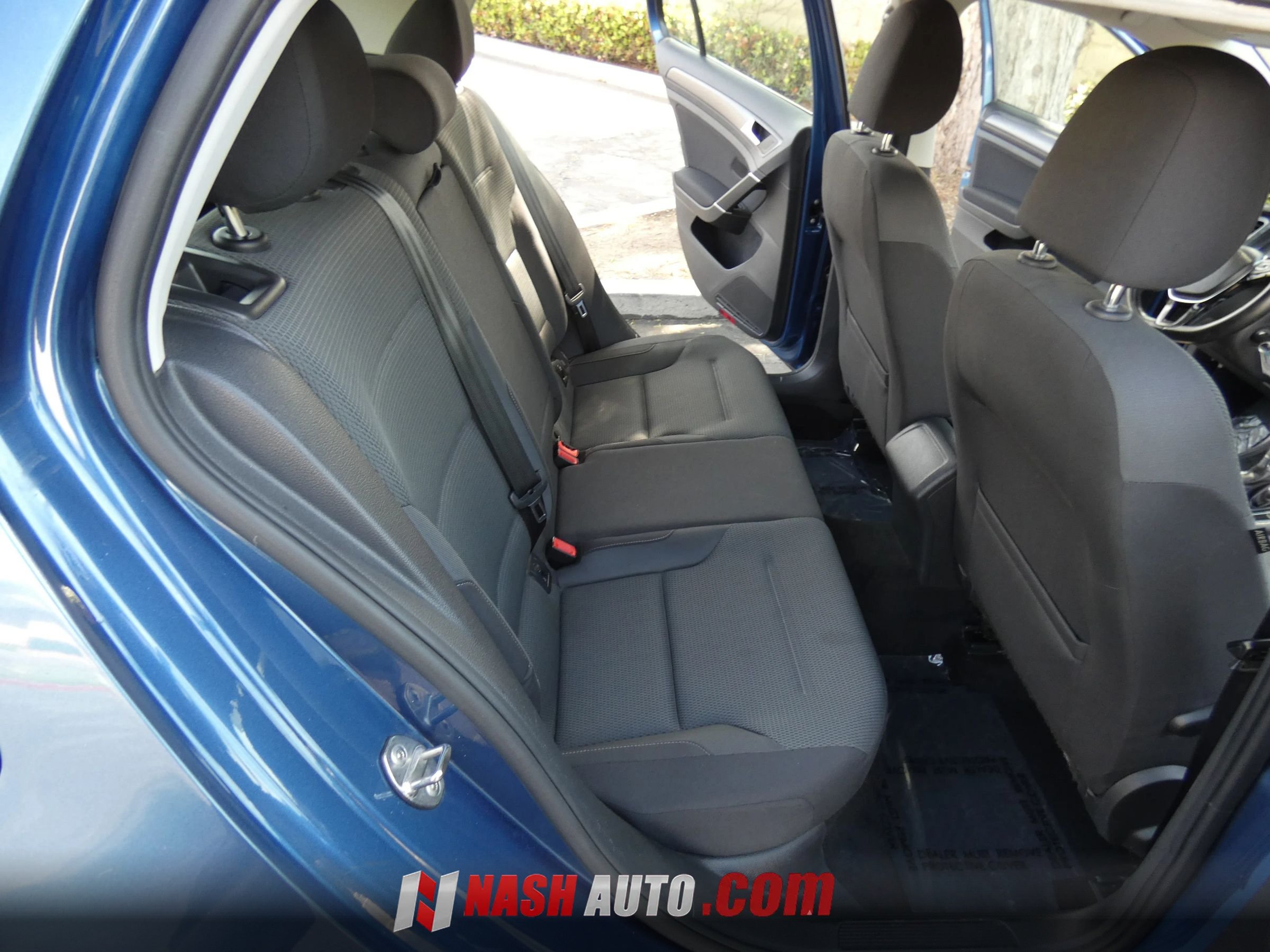Used 2018 Volkswagen Golf S FWD image 38