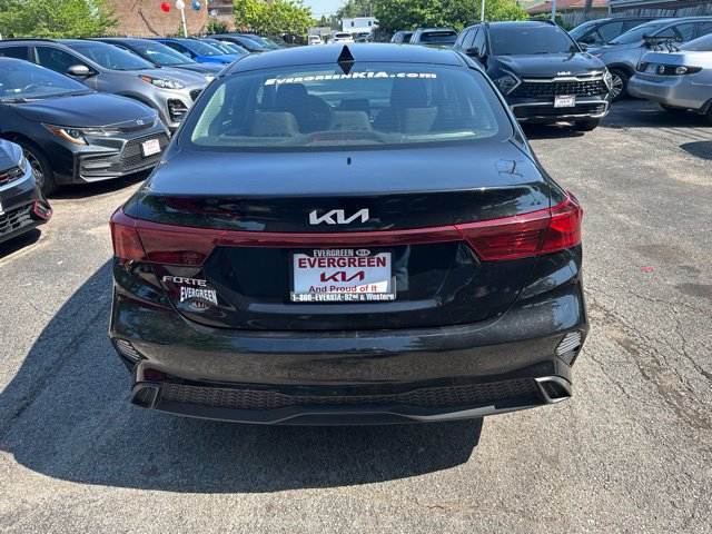 Used 2022 Kia Forte LXS FWD image 5