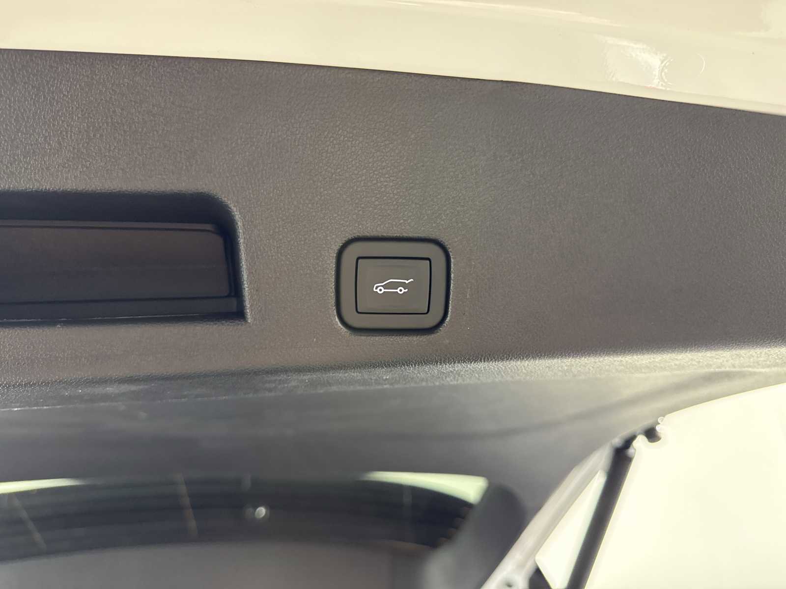 New 2025 GMC Acadia Elevation w/ Elevation Premium Package image 36