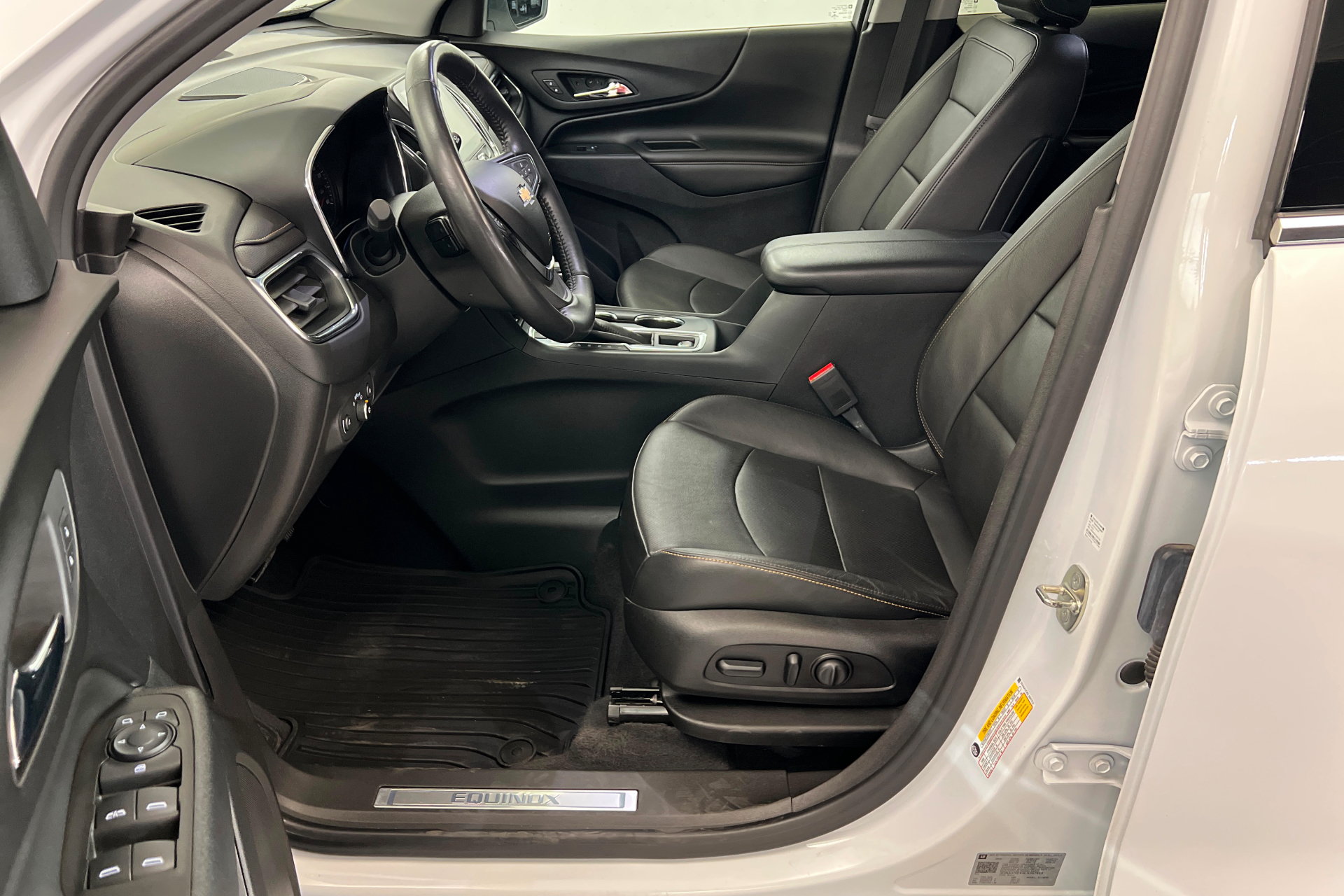 Used 2020 Chevrolet Equinox Premier AWD/4WD image 18