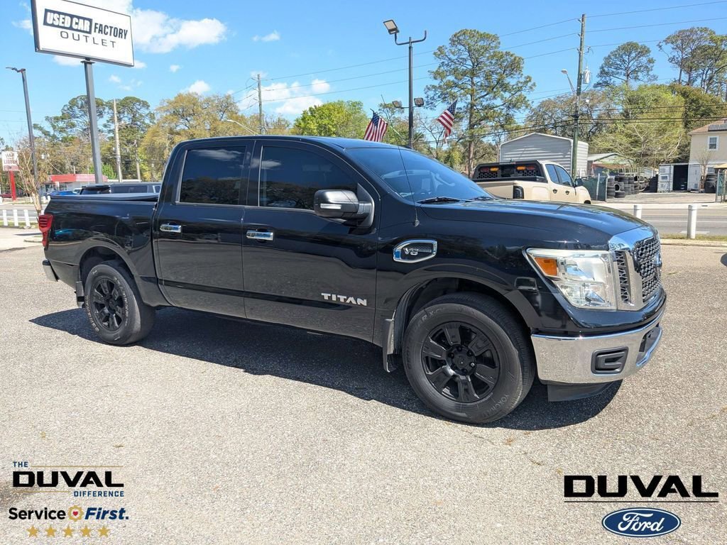 Used 2017 Nissan Titan SV image 1