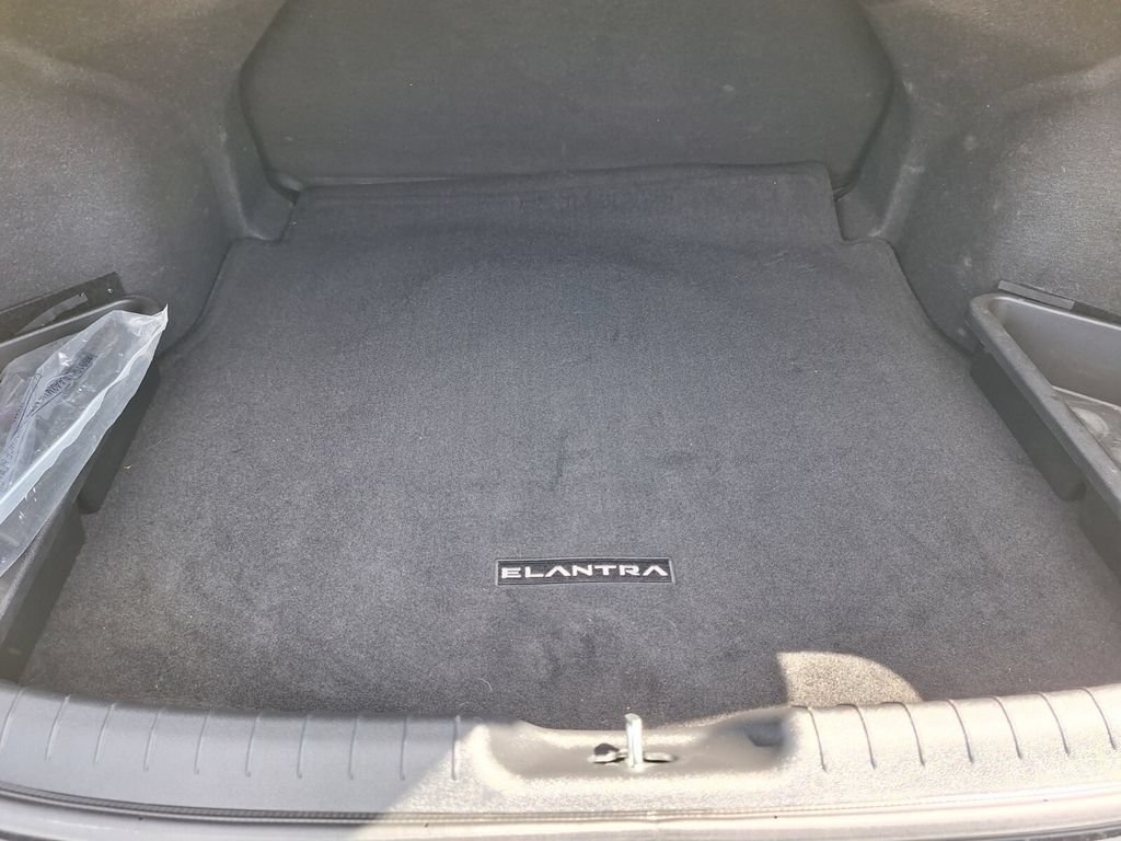 Used 2024 Hyundai Elantra Blue FWD image 26