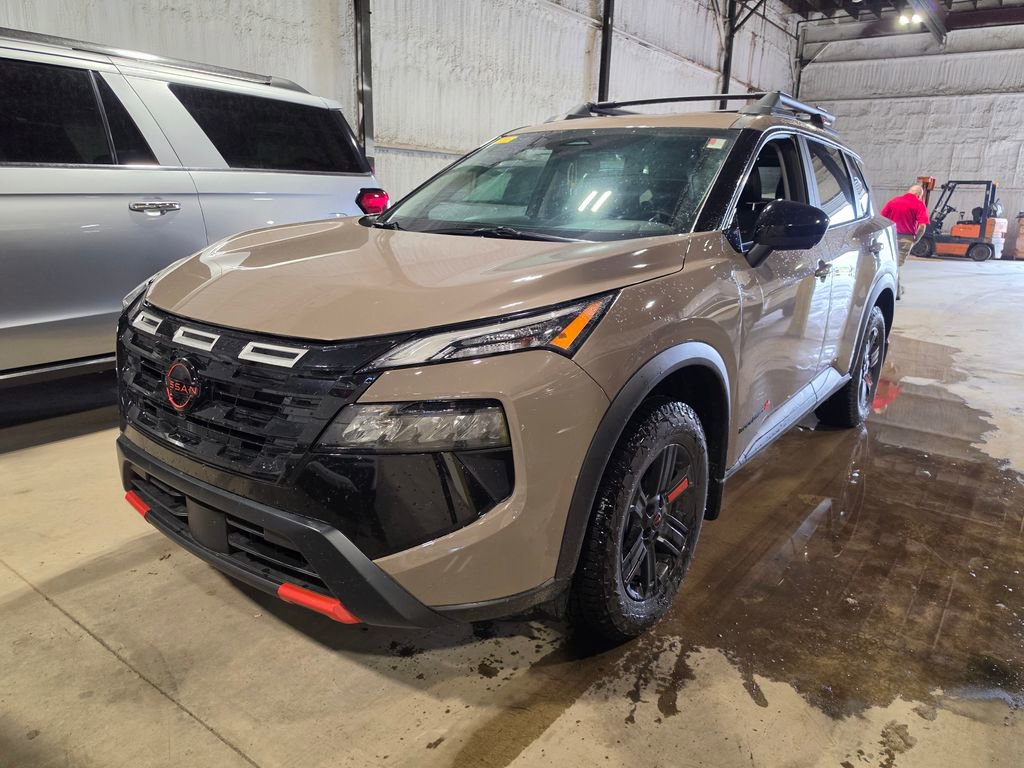 Used 2025 Nissan Rogue SV AWD/4WD image 1
