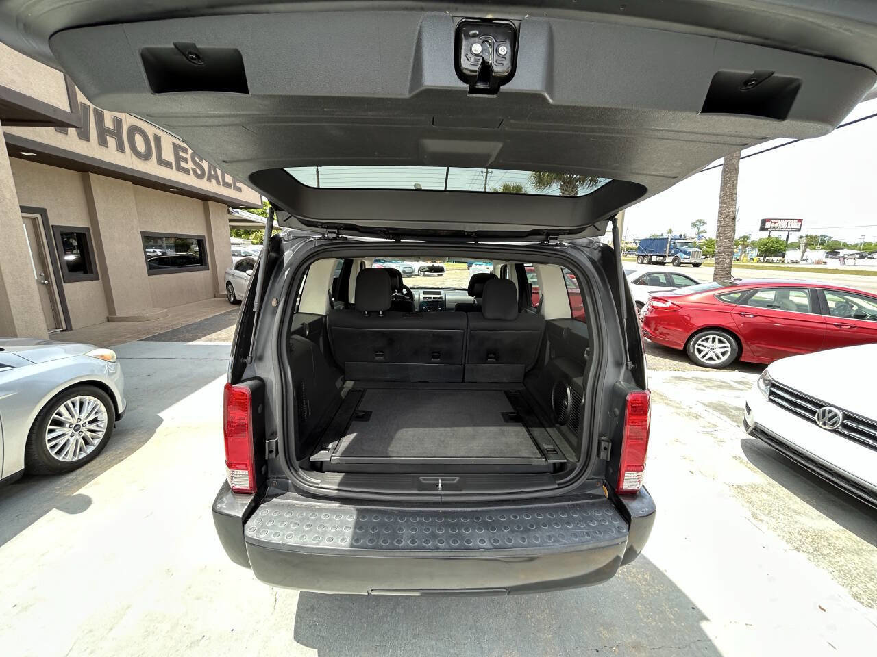 Used 2011 Dodge Nitro Heat RWD image 10