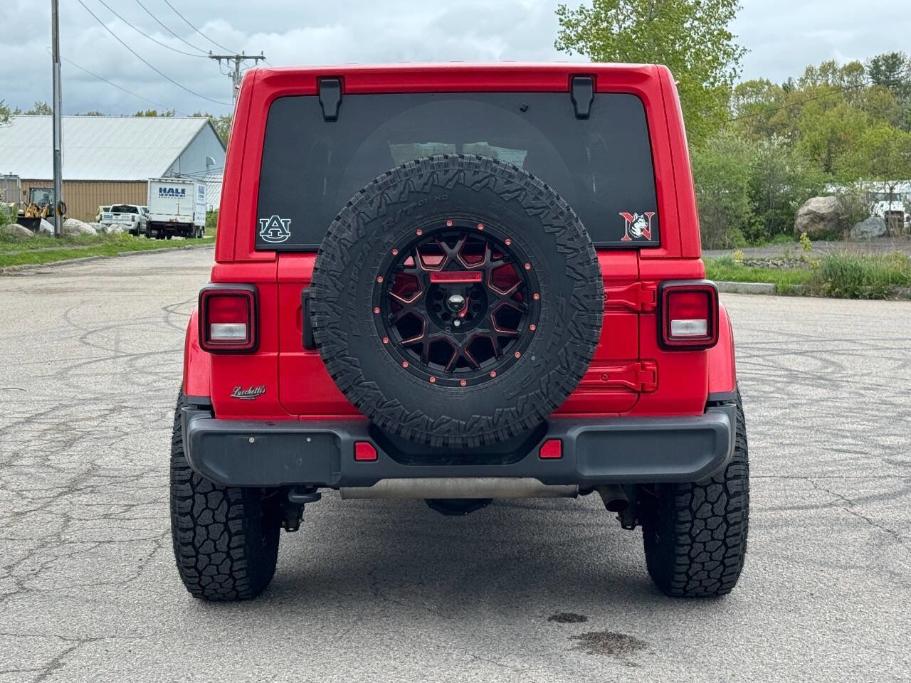 Used 2020 Jeep Wrangler Unlimited Sahara w/ Uconnect 4C Nav & Sound Group AWD/4WD image 4