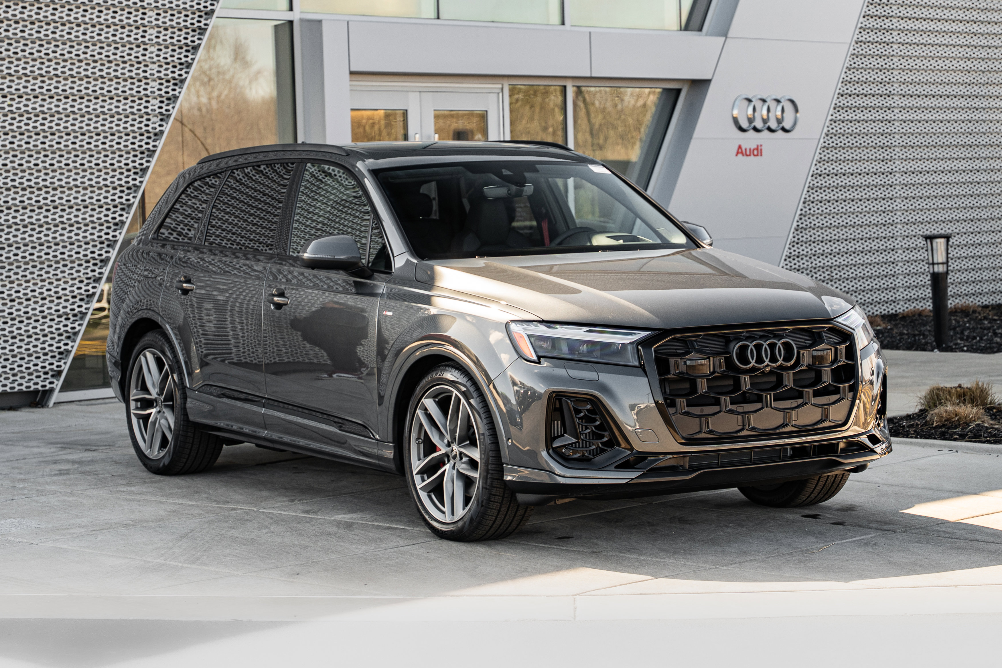 Certified 2026 Audi Q7 3.0T Prestige image 2