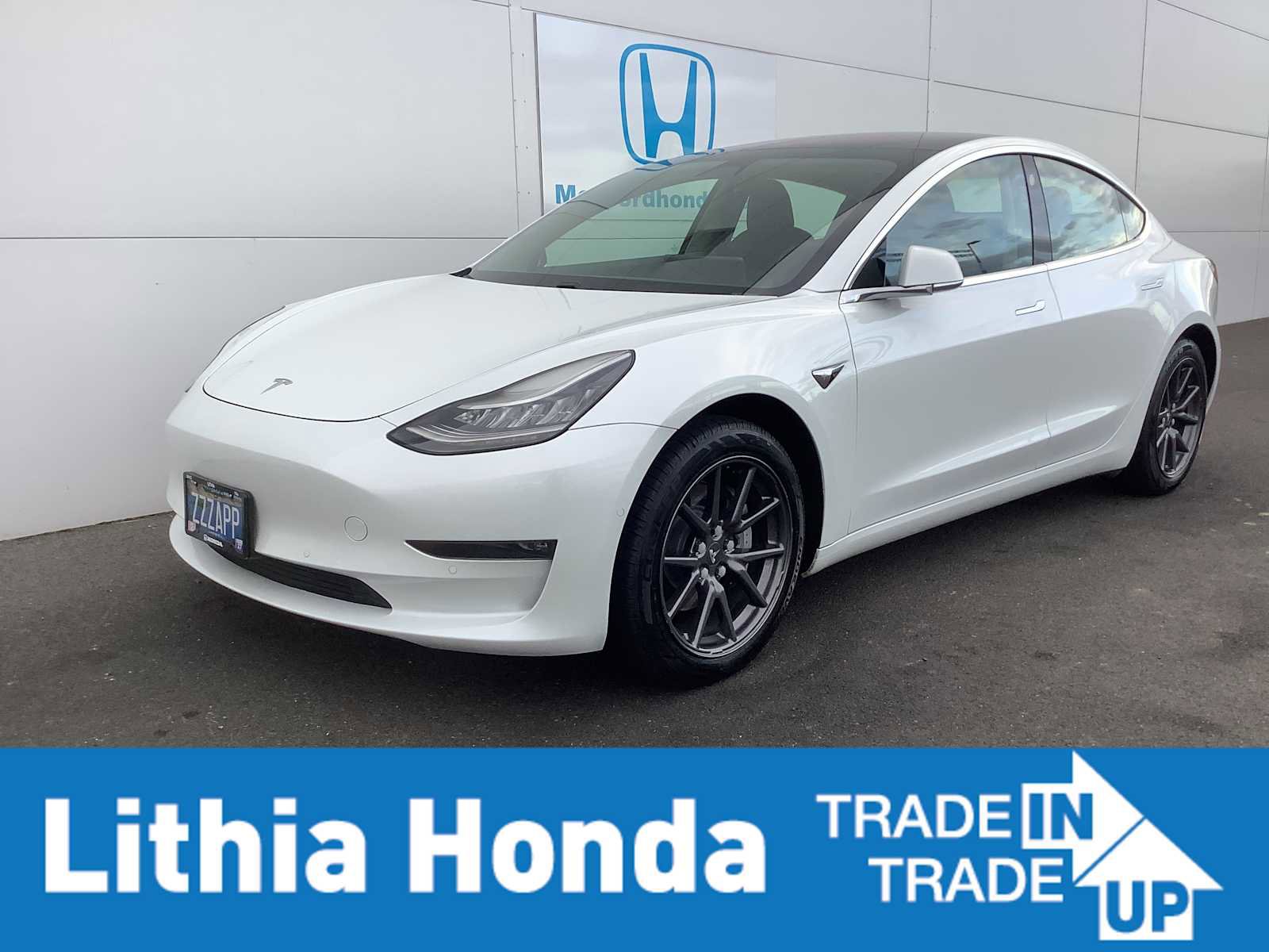 Used 2018 Tesla Model 3 Mid Range image 1