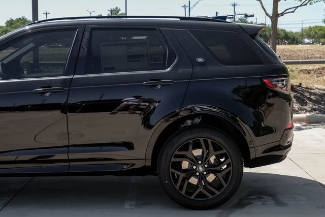 New 2026 Land Rover Discovery Sport Landmark AWD/4WD image 16