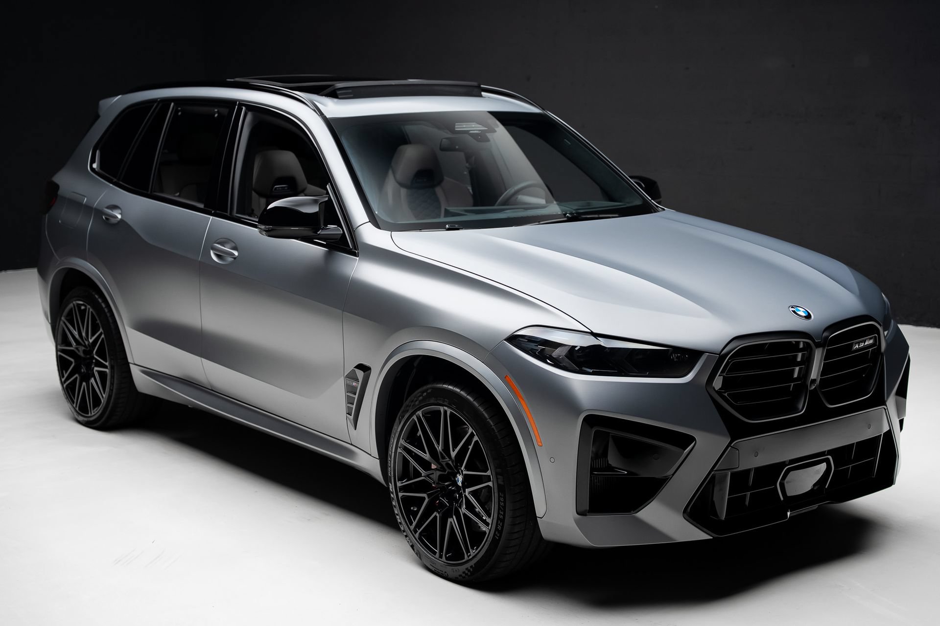Used 2025 BMW X5 M Competition w/ Executive Package AWD/4WD image 42