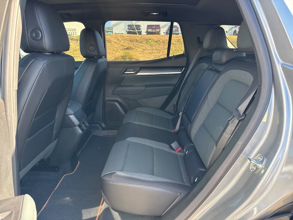 New 2026 GMC Terrain AT4 w/ LPO, Black Badging Package image 30