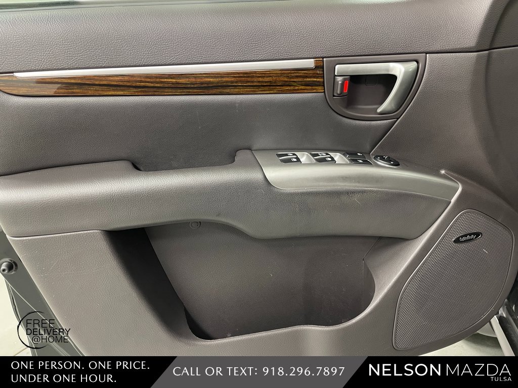 Used 2012 Hyundai Santa Fe Limited w/ Navigation Pkg 4 image 17