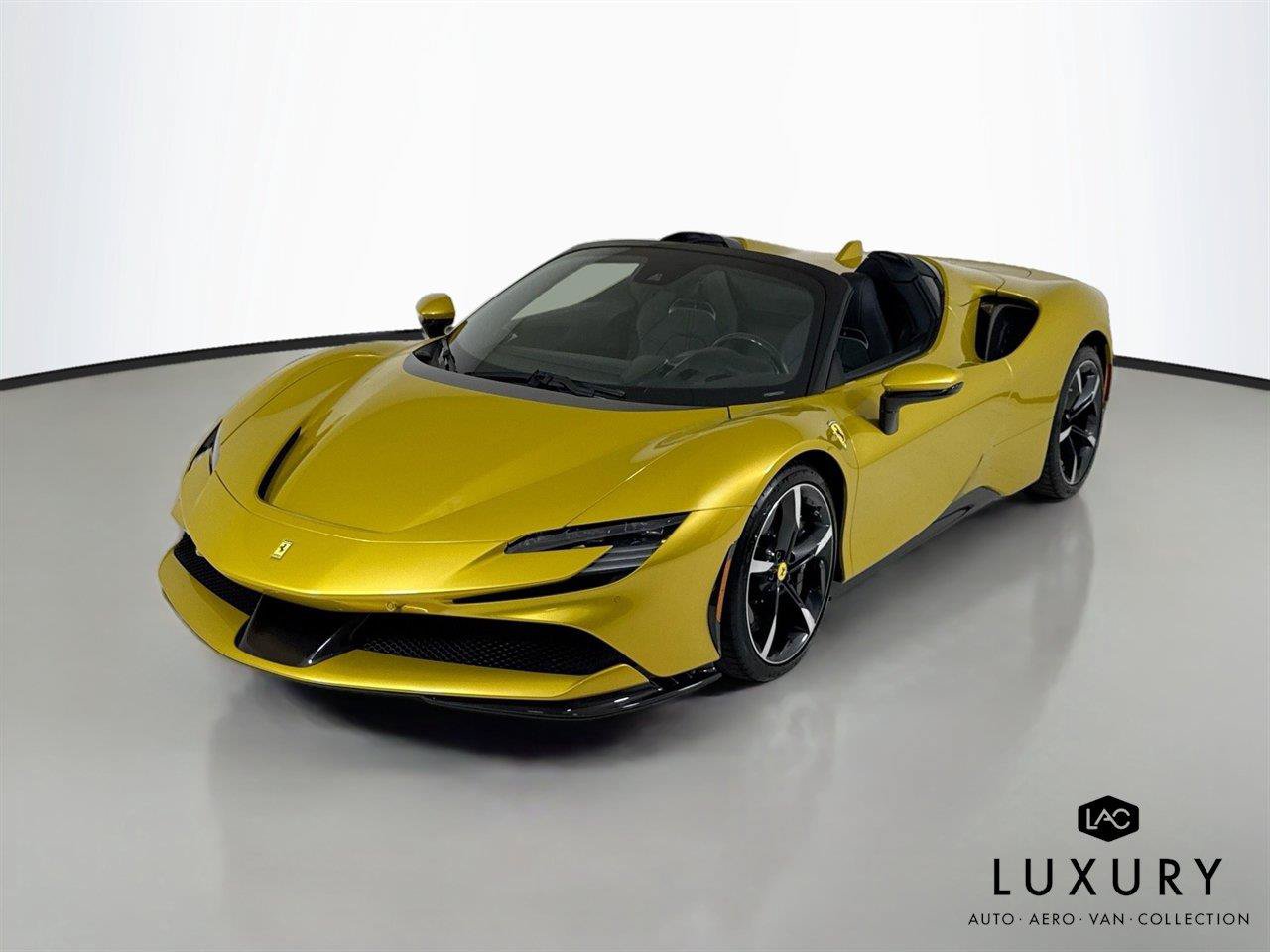 Used 2022 Ferrari SF90 Spider AWD/4WD image 4