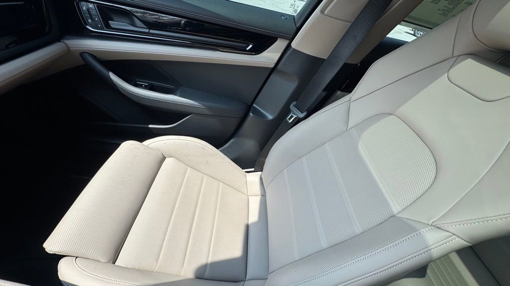 Used 2025 Porsche Panamera 4 image 25