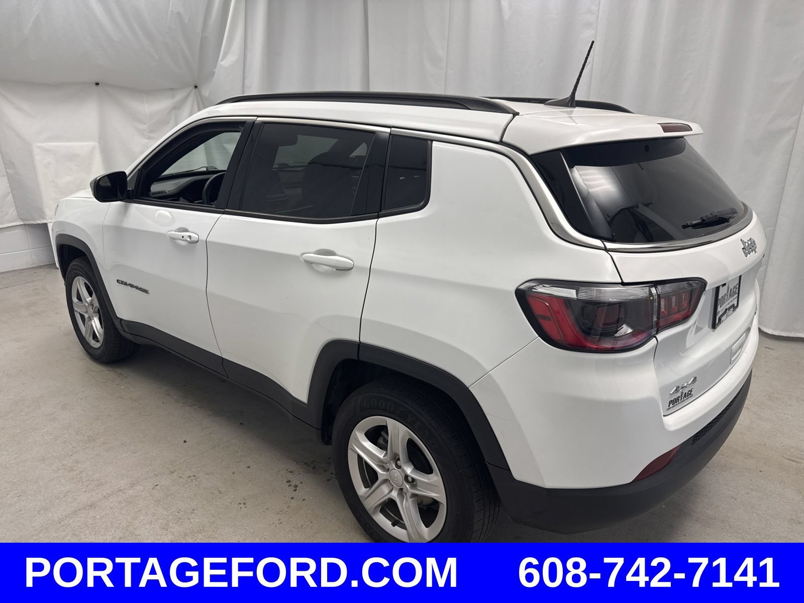 Used 2024 Jeep Compass Latitude AWD/4WD image 4