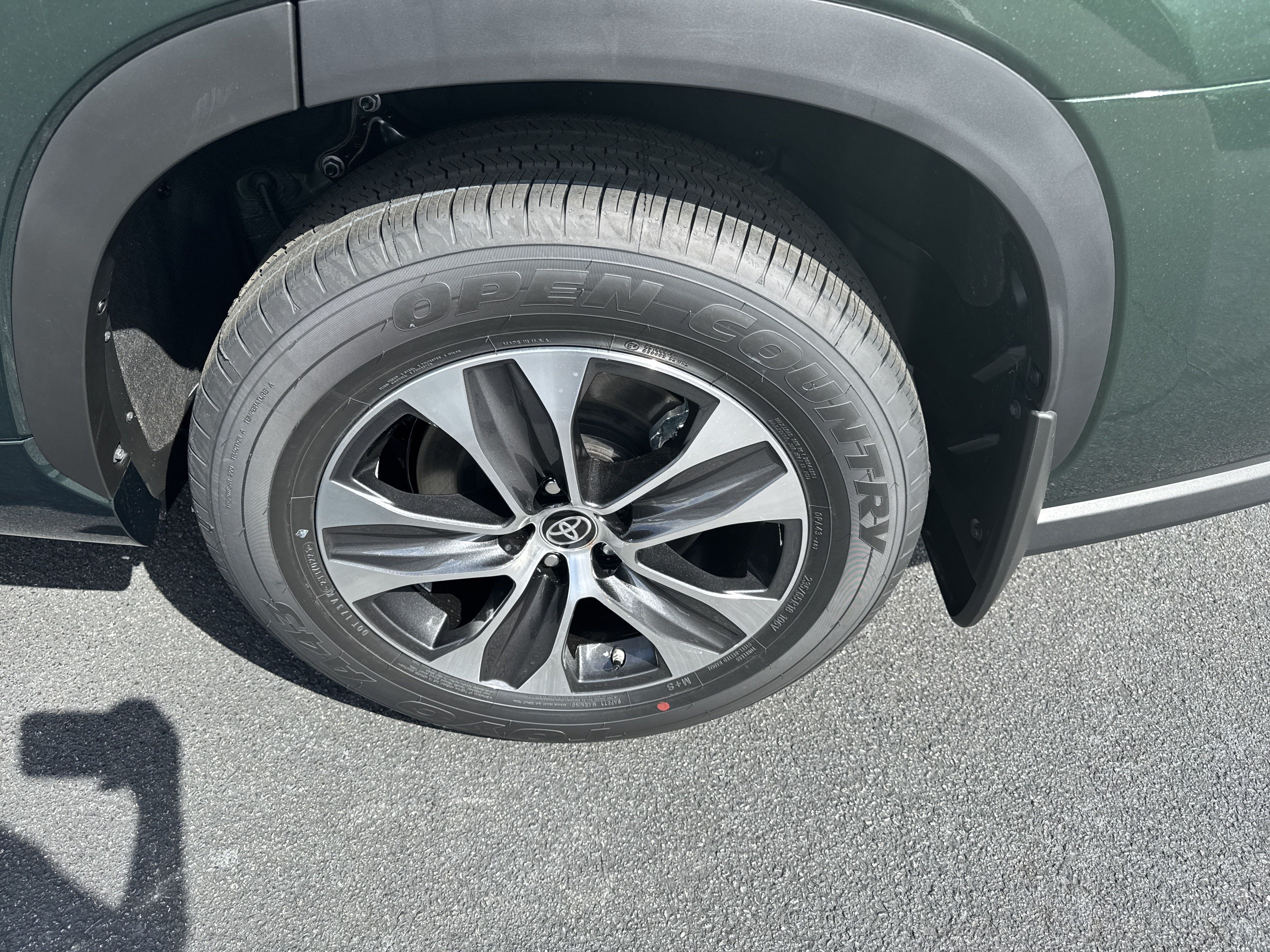 New 2025 Toyota Highlander XLE AWD/4WD image 12