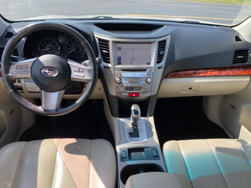 Used 2011 Subaru Outback 2.5i Limited image 14