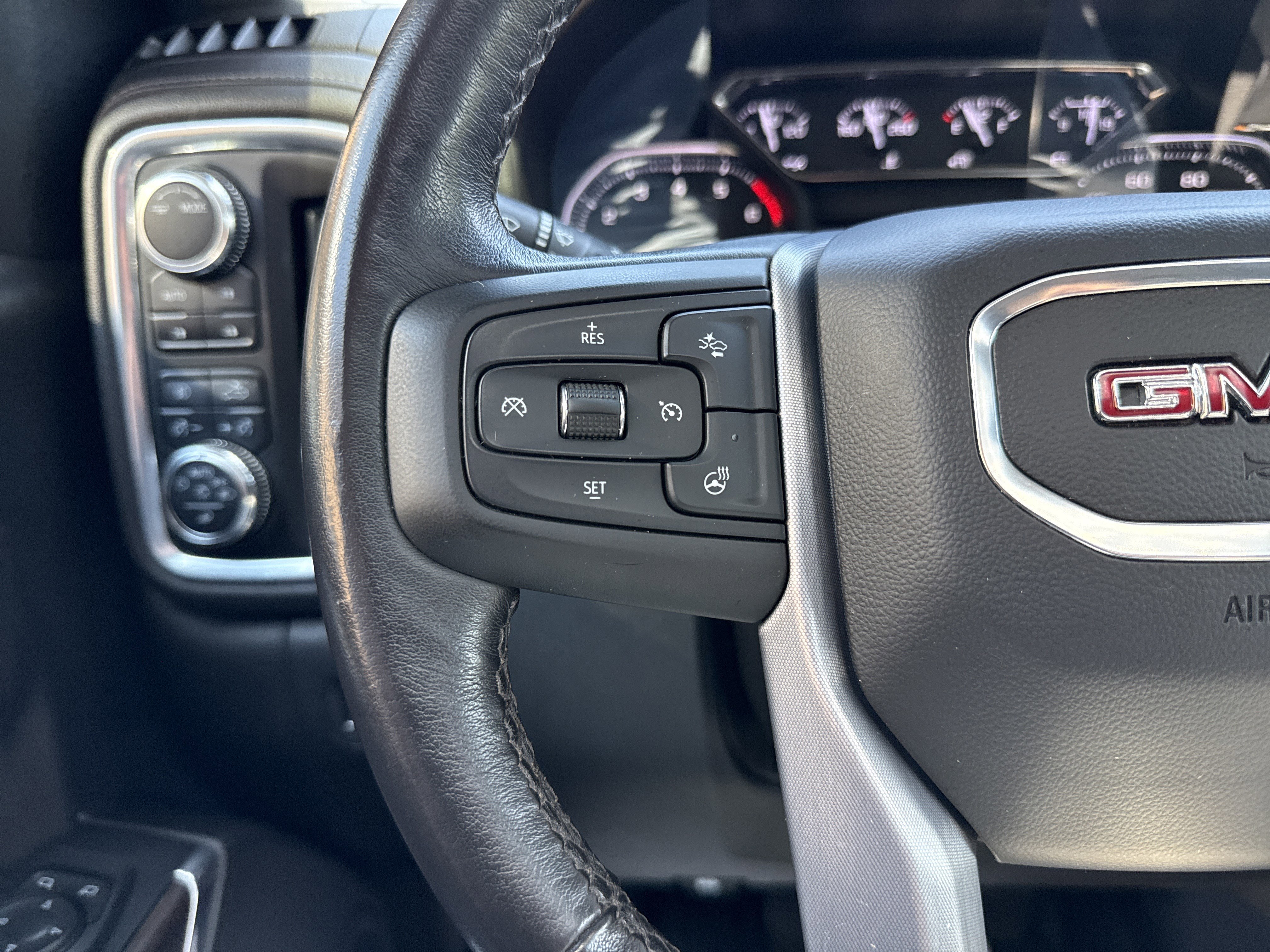 Used 2022 GMC Sierra 1500 SLT w/ SLT Premium Plus Package AWD/4WD image 24