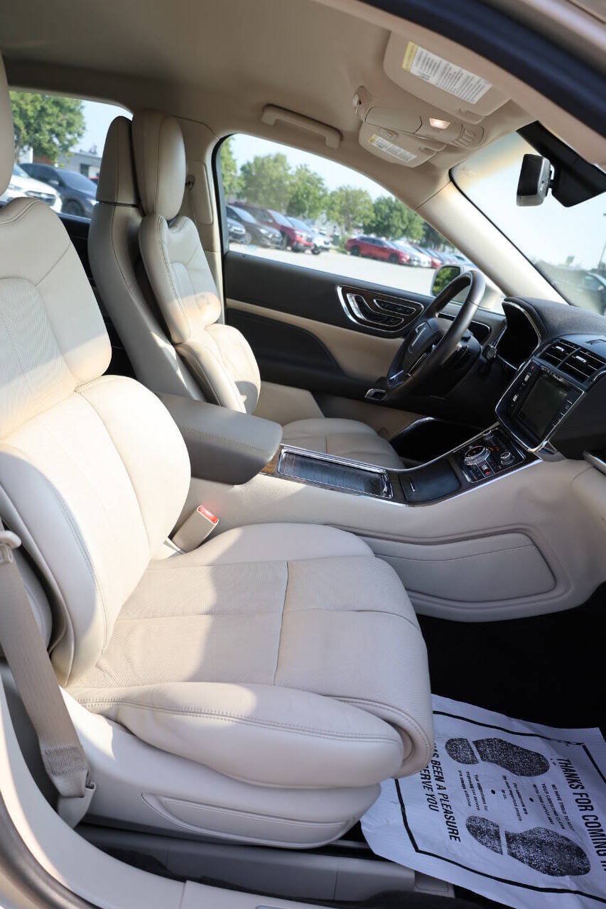 Used 2017 Lincoln Continental Select FWD image 15