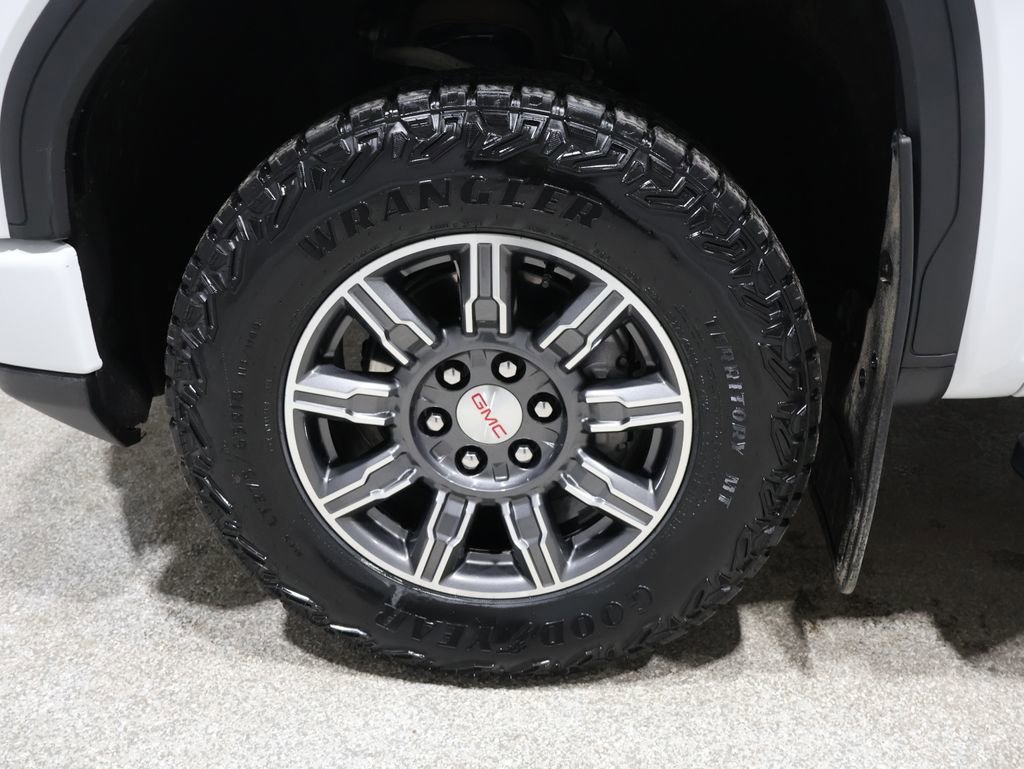 Used 2024 GMC Sierra 1500 AT4 w/ Technology Package image 10
