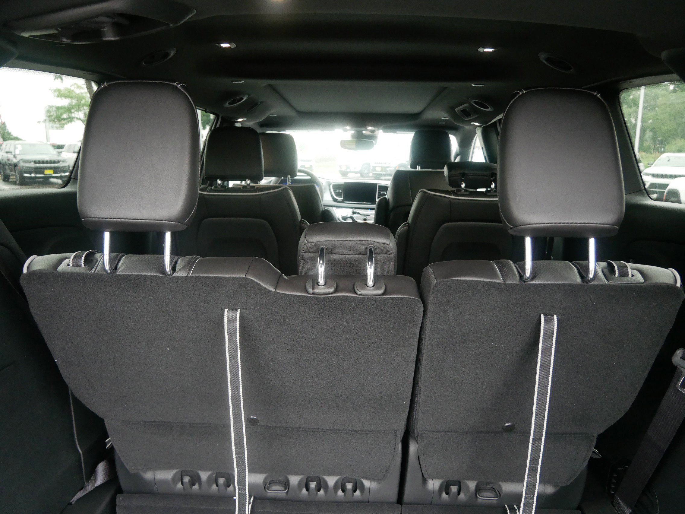 New 2026 Chrysler Pacifica Limited w/ S Appearance Package image 12