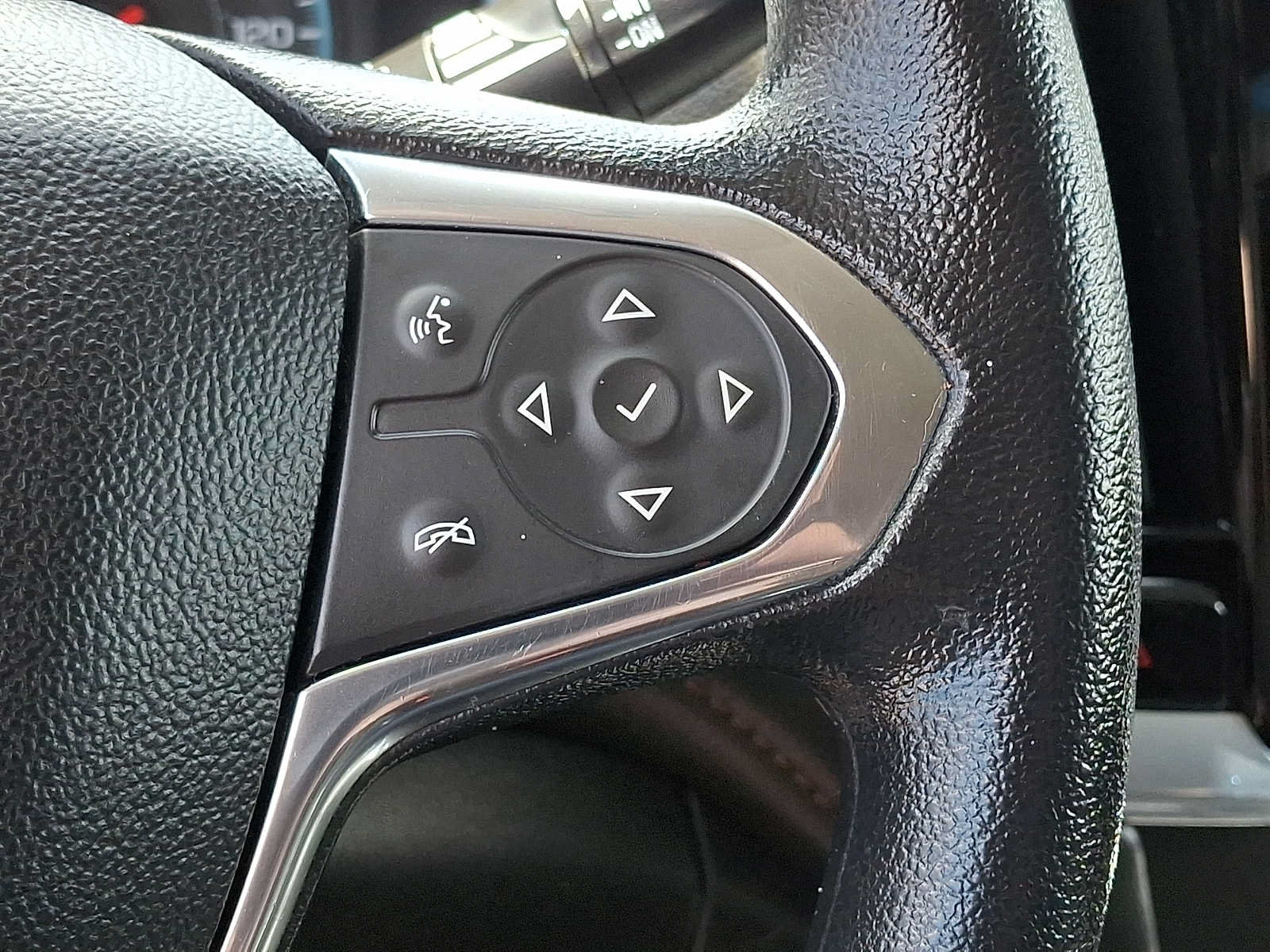 Used 2019 Chevrolet Traverse LS FWD image 22