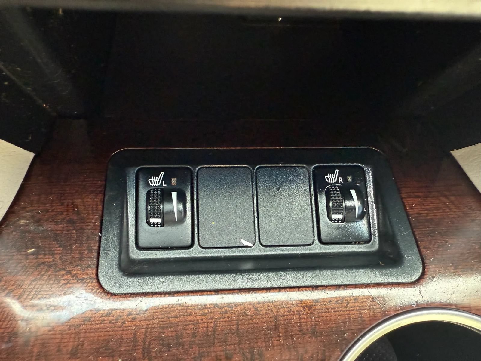Used 2012 Toyota Camry XLE FWD image 31