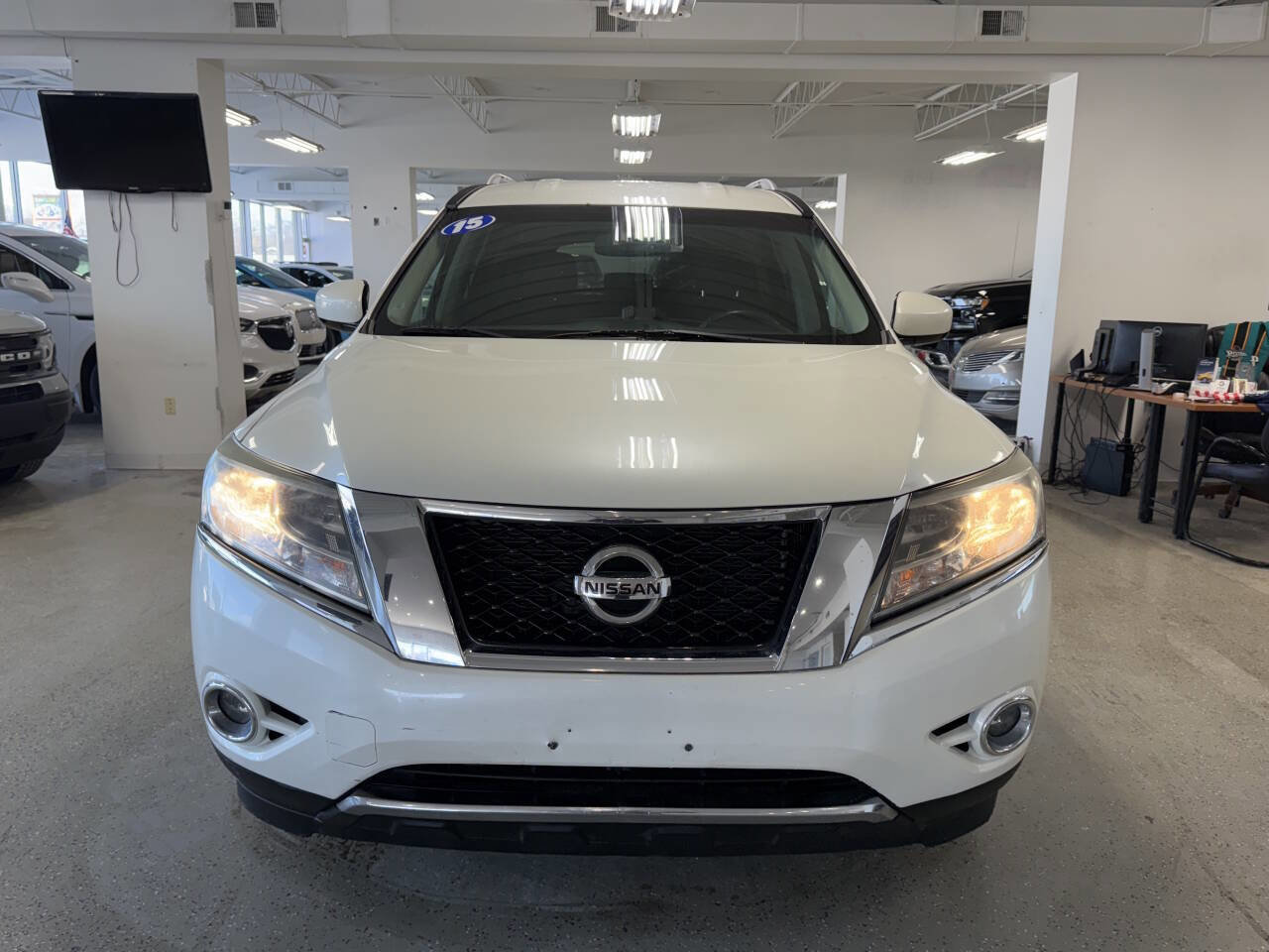 Used 2015 Nissan Pathfinder SL AWD/4WD image 1