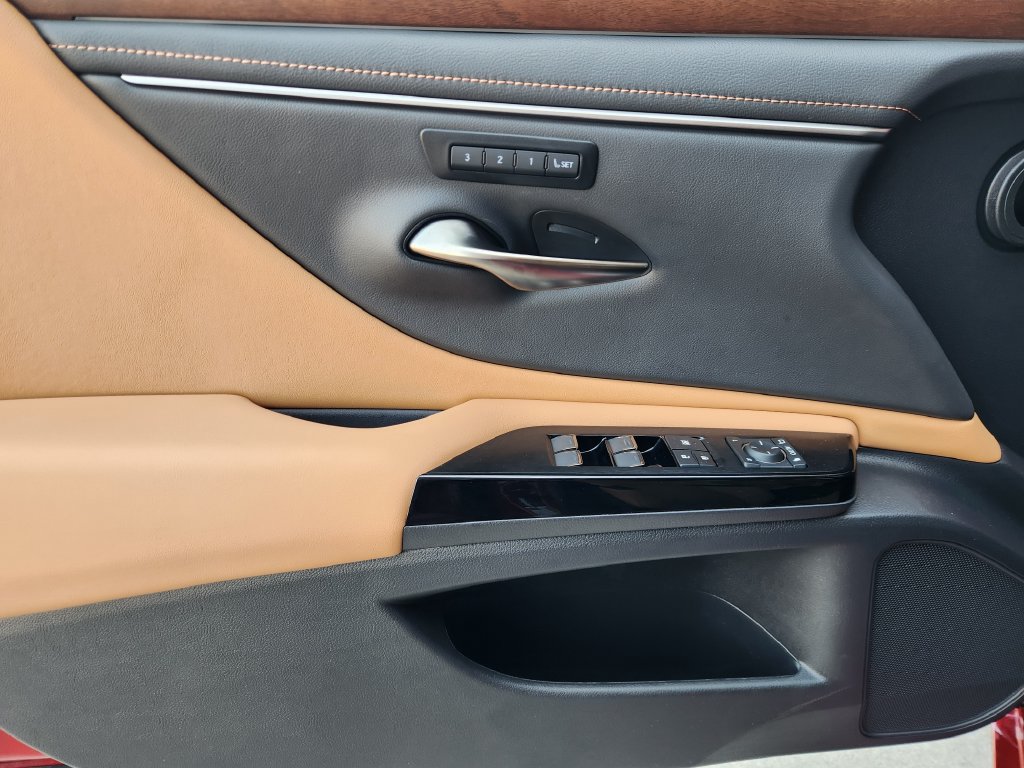 Certified 2025 Lexus ES 350 w/ Premium Package FWD image 22