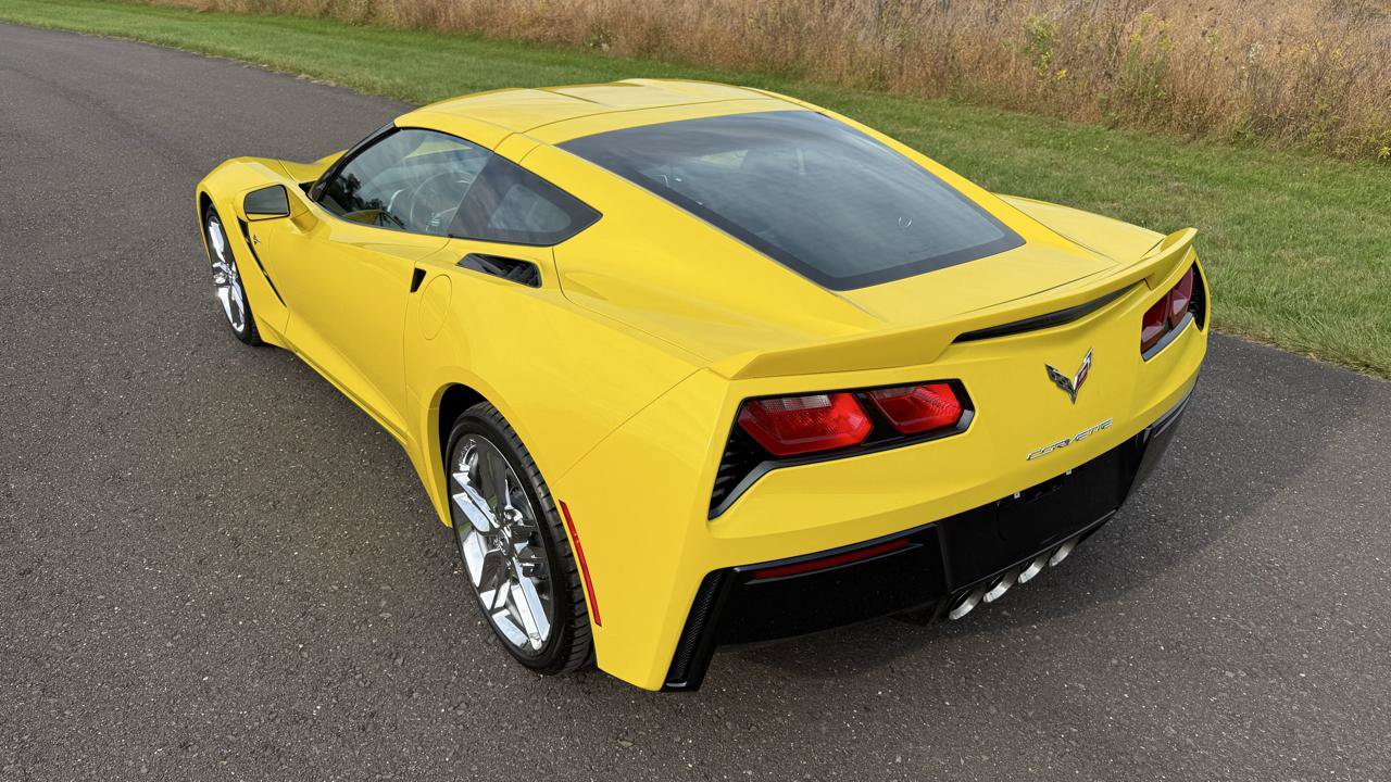Used 2016 Chevrolet Corvette Stingray Coupe RWD image 6