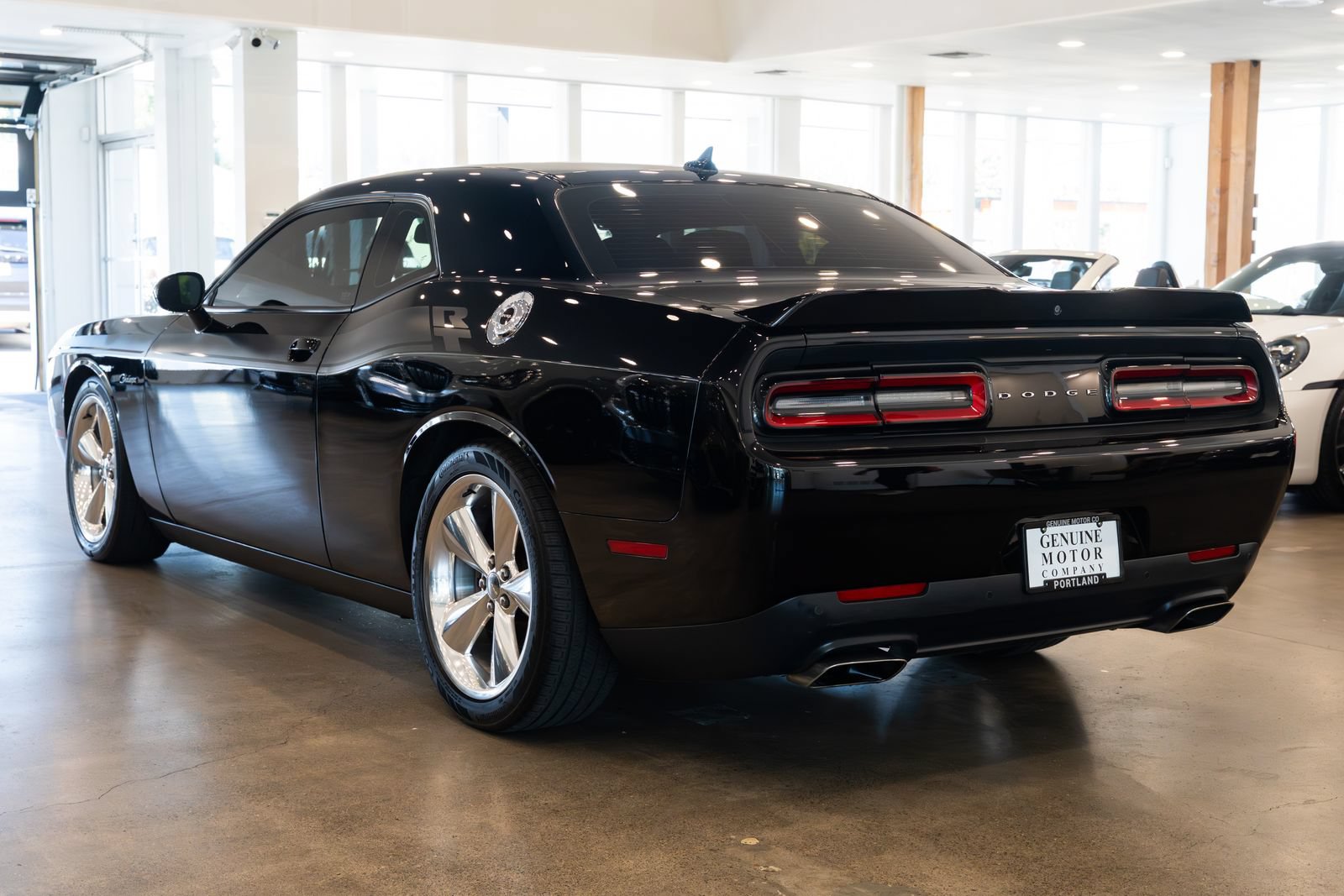 Used 2015 Dodge Challenger R/T Plus RWD image 6