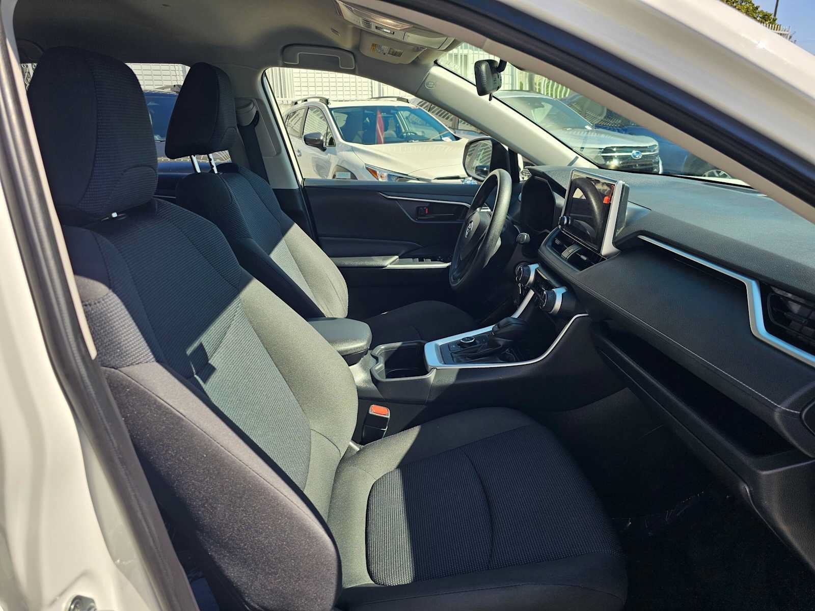 Used 2023 Toyota RAV4 LE AWD/4WD image 10