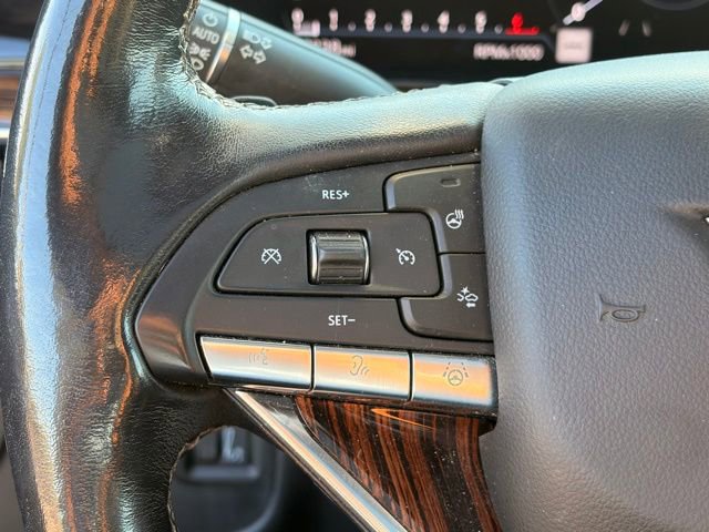 Used 2022 Cadillac Escalade ESV Premium Luxury w/ LPO, Floor Liner Package AWD/4WD image 25