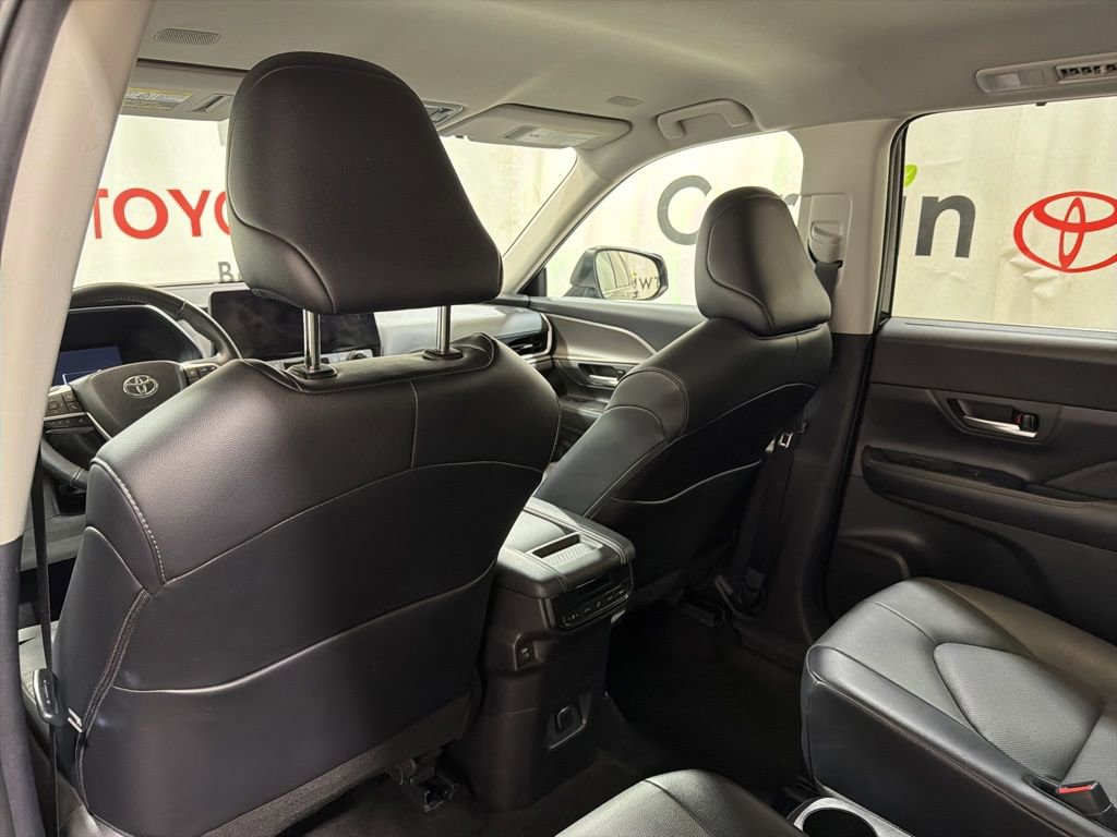Used 2024 Toyota Grand Highlander AWD image 18
