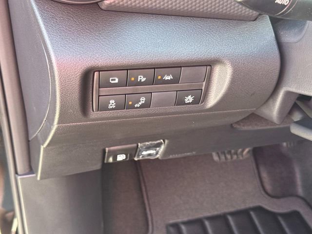 Certified 2025 Nissan Kicks Play S image 28