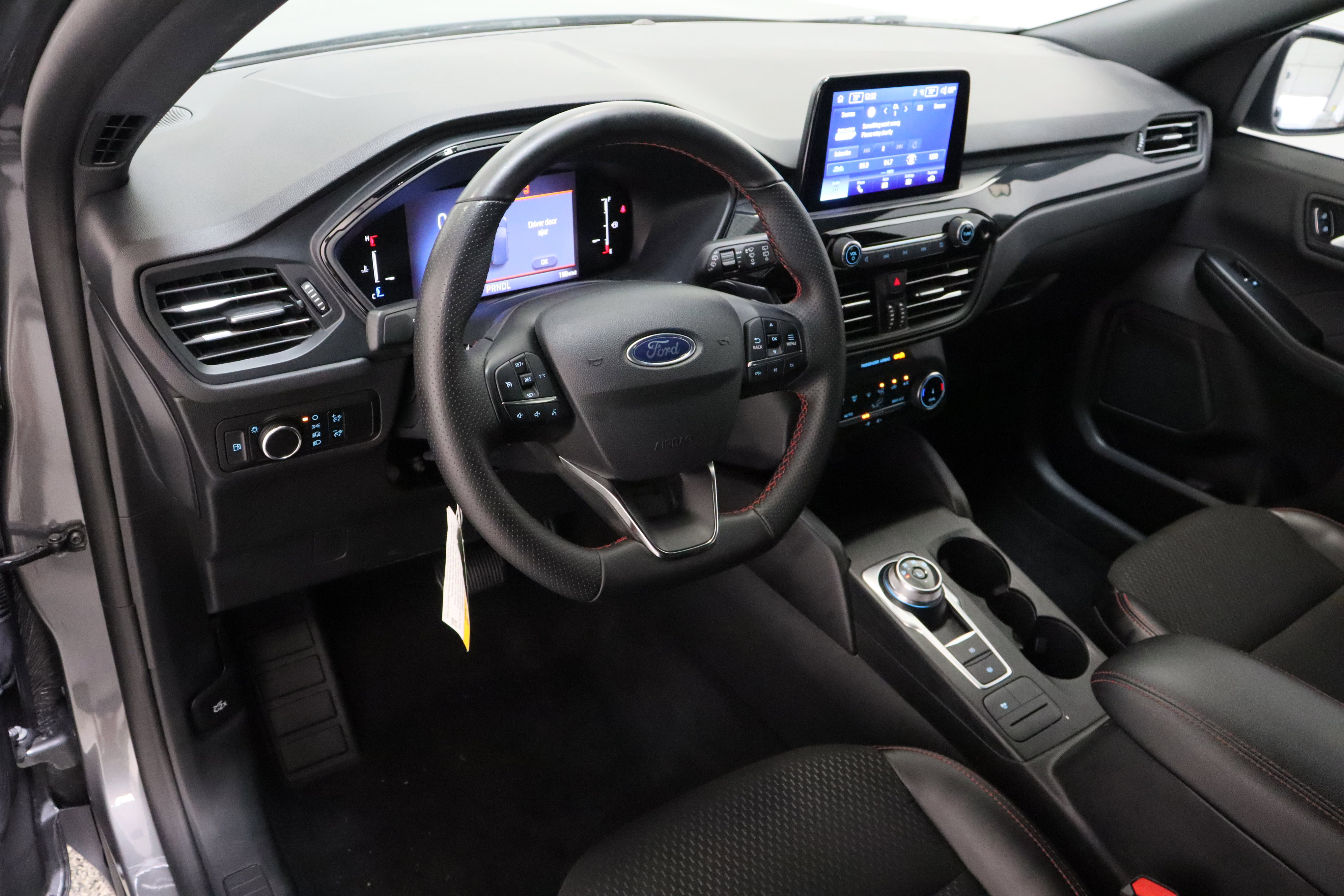 Used 2025 Ford Escape ST-Line w/ Equipment Group 301A FWD image 13