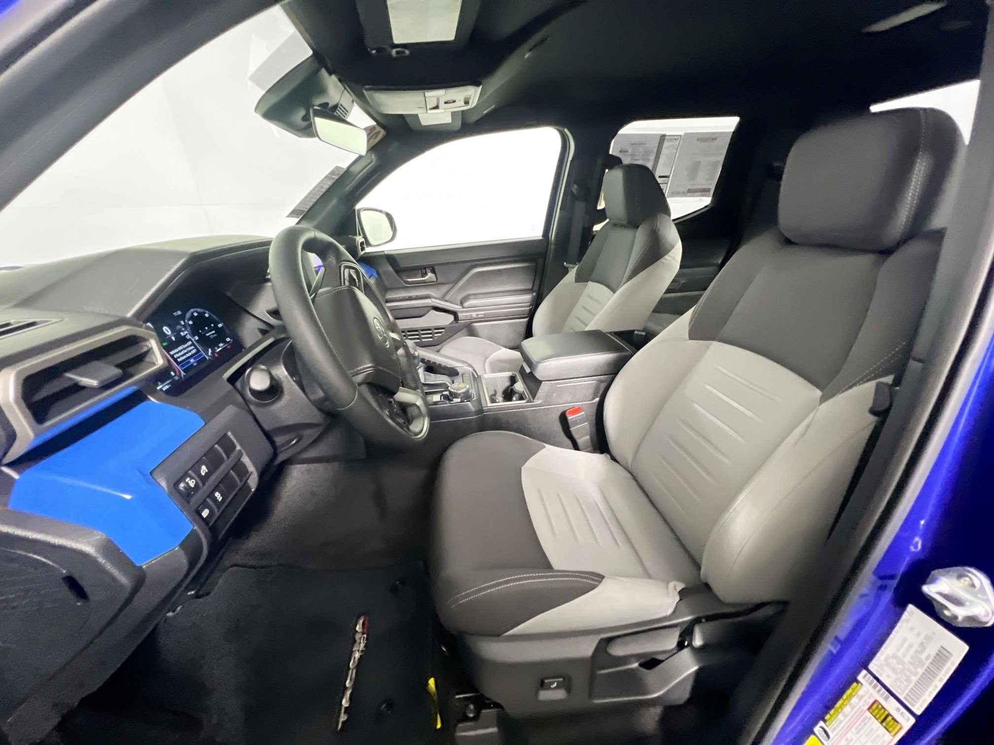 Used 2025 Toyota Tacoma TRD Sport image 14