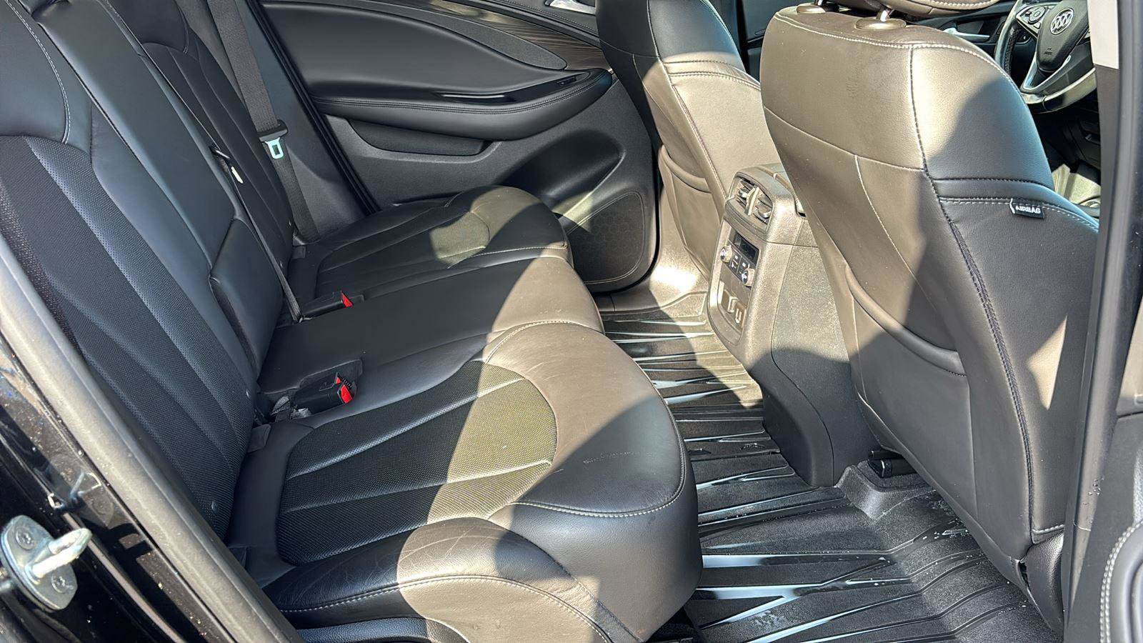 Used 2020 Buick Envision Essence image 19