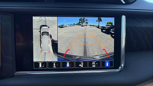 Used 2023 GMC Yukon Denali image 28