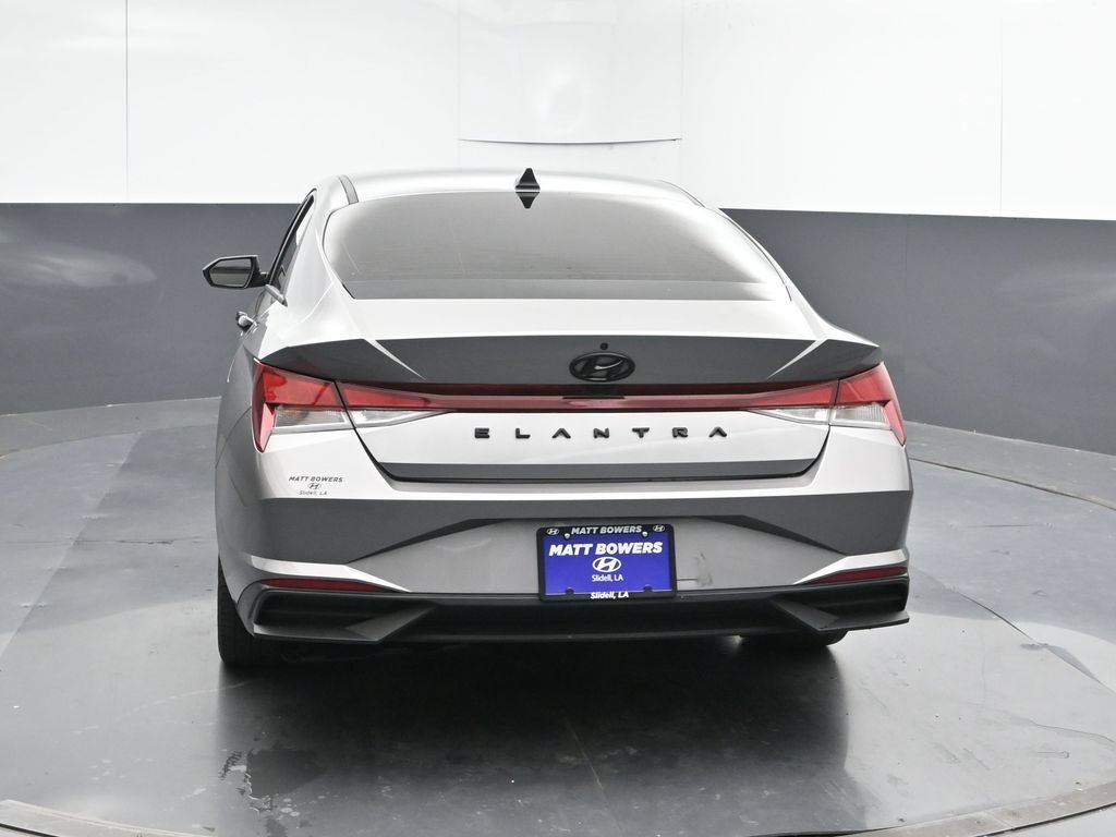 Used 2023 Hyundai Elantra SEL w/ Cargo Package FWD image 4