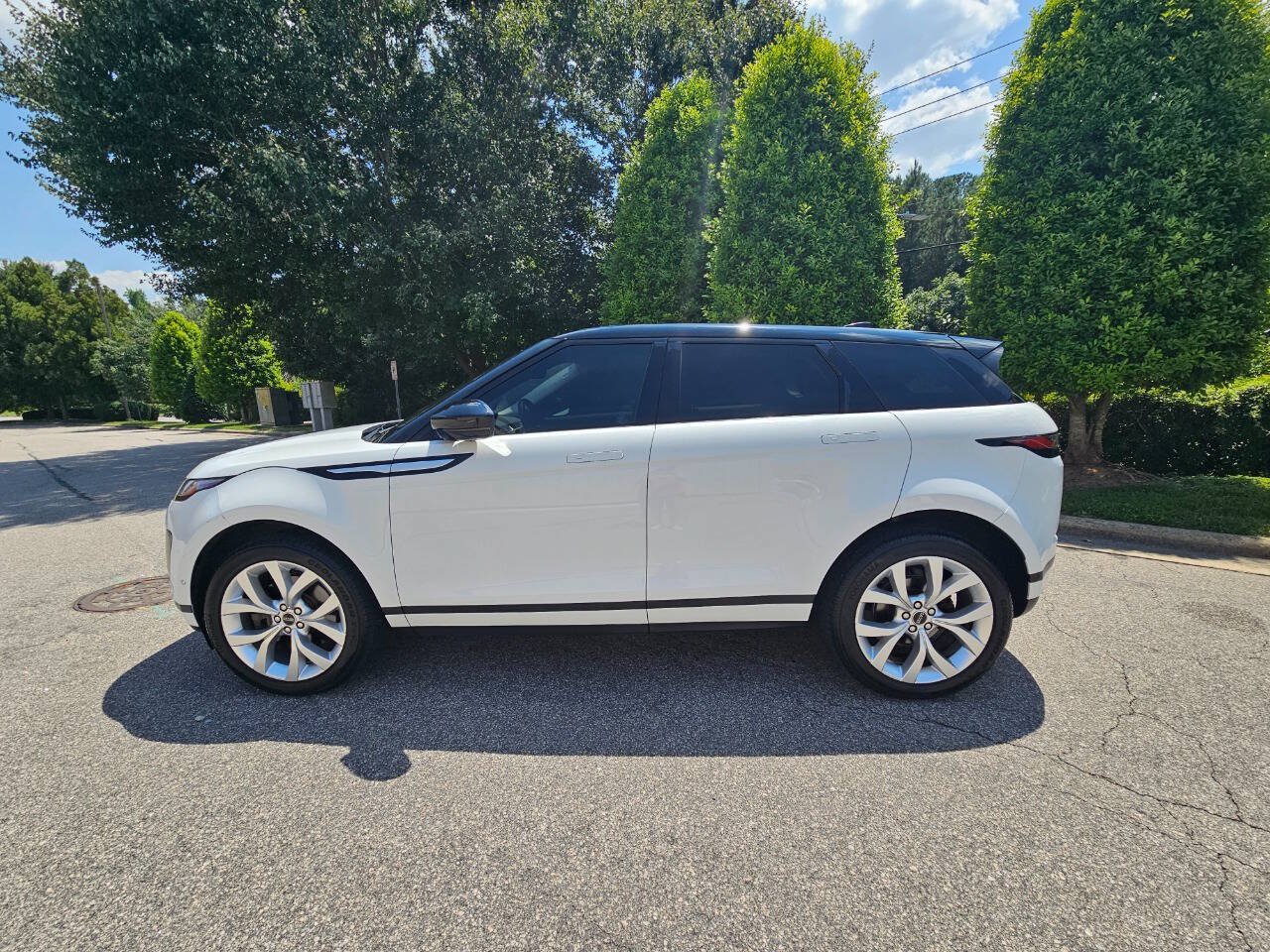 Used 2020 Land Rover Range Rover Evoque SE AWD/4WD image 2