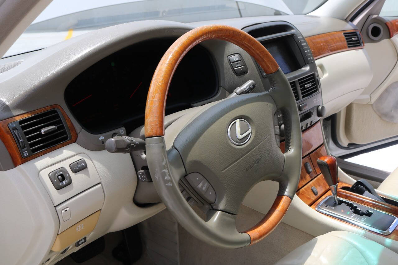 Used 2001 Lexus LS 430 RWD image 96