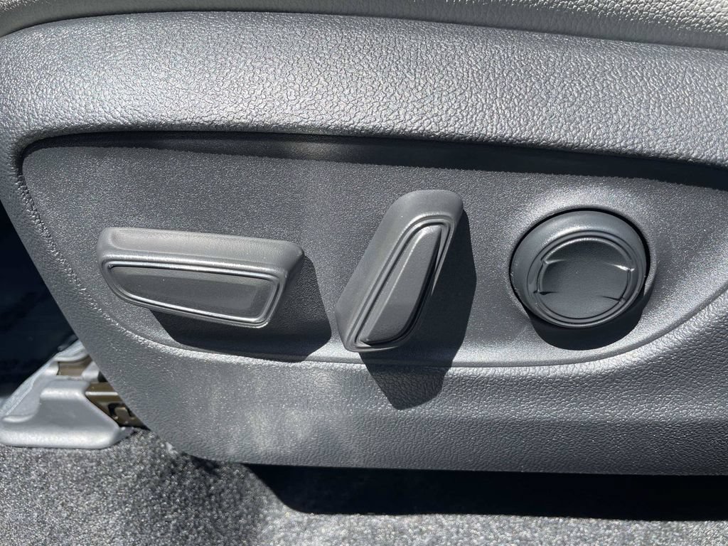 New 2026 Toyota Grand Highlander AWD image 30