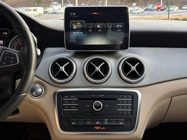 Used 2016 Mercedes-Benz CLA 250 image 33