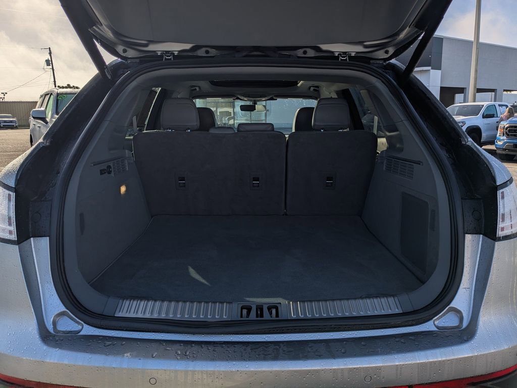 Used 2022 Lincoln Nautilus Reserve w/ Luxury Package image 12