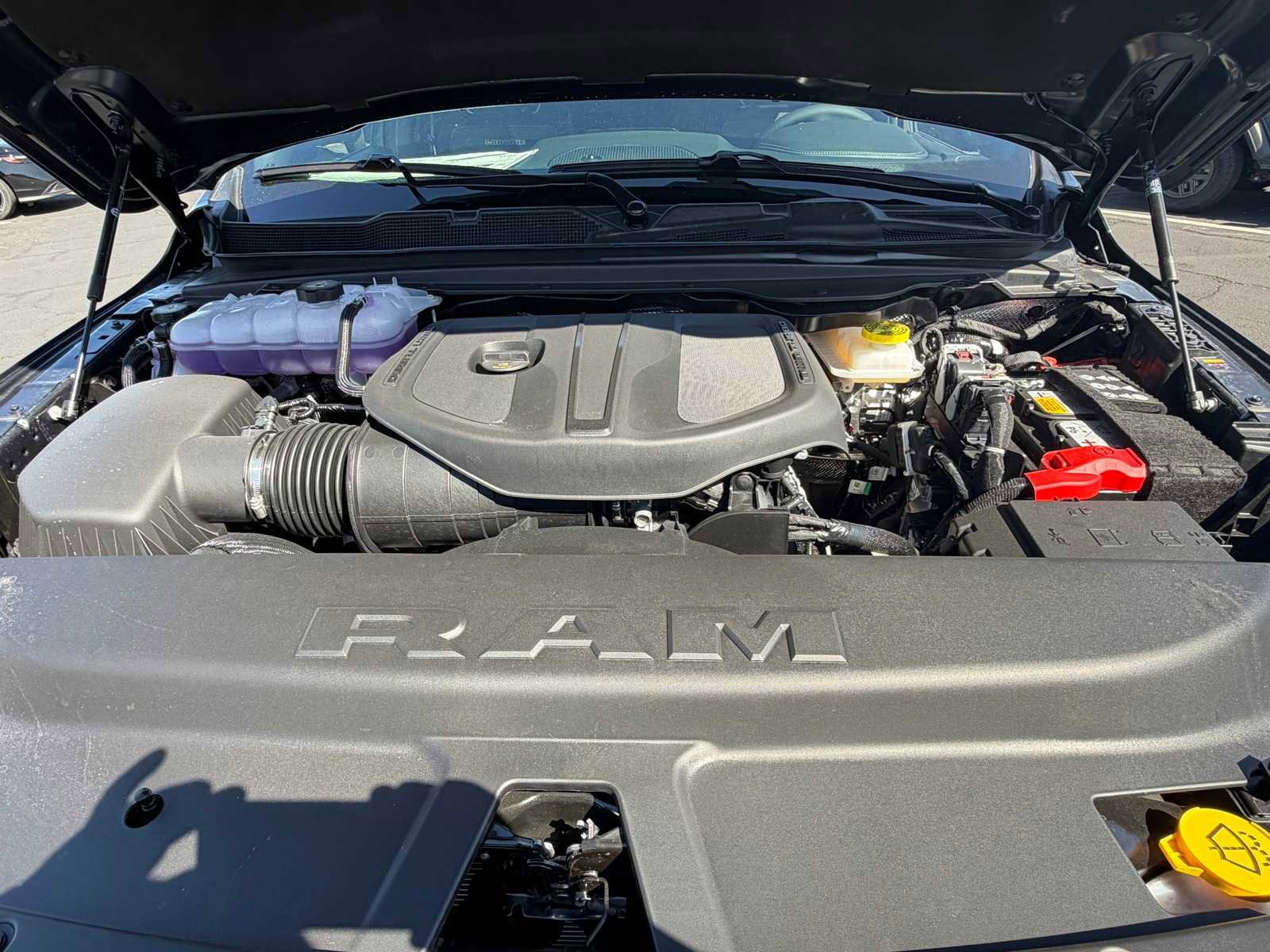 New 2026 RAM 1500 Laramie AWD/4WD image 19