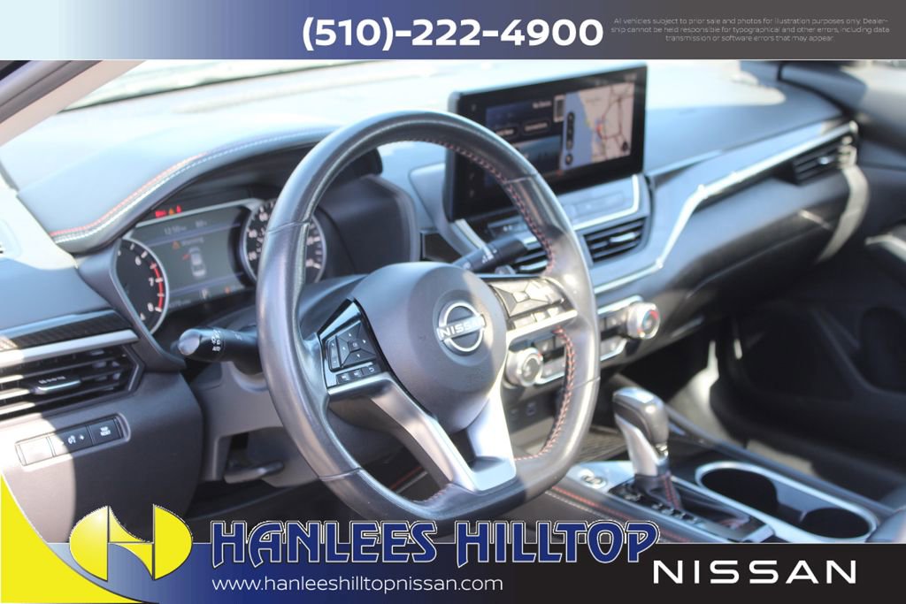 Used 2023 Nissan Altima 2.5 SR w/ SR Premium Package image 11