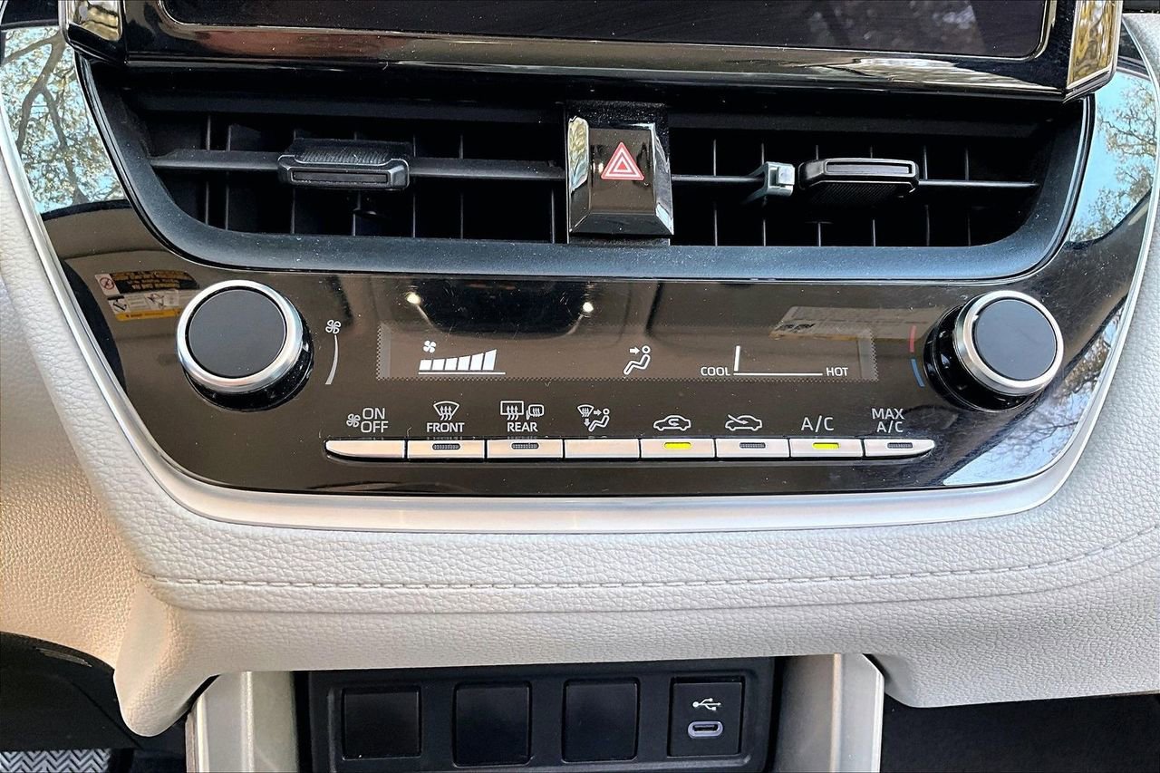 Used 2023 Toyota Corolla Cross L image 23