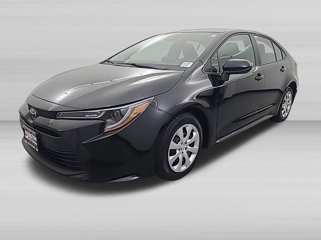 Used 2025 Toyota Corolla LE FWD image 9