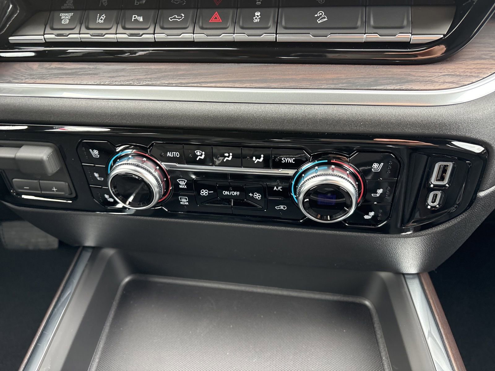 New 2026 GMC Sierra 2500 SLT w/ SLT Premium Package AWD/4WD image 21