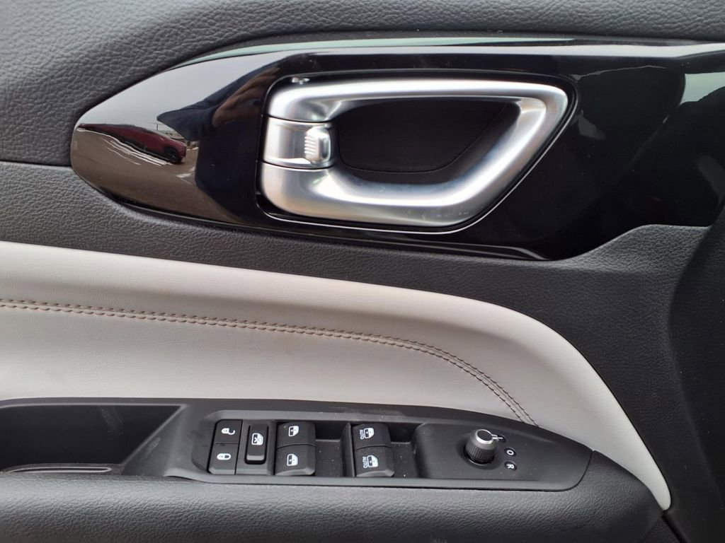 New 2026 Jeep Compass Limited w/ Sun, Sound & Navigation Group AWD/4WD image 19